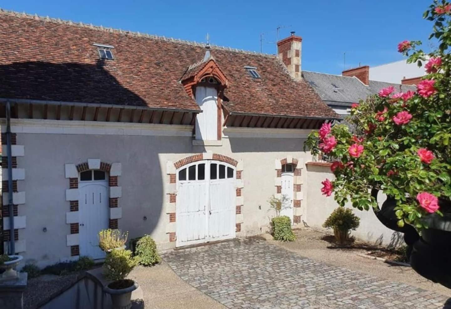 Les Ecuries De Juranville * Bourges